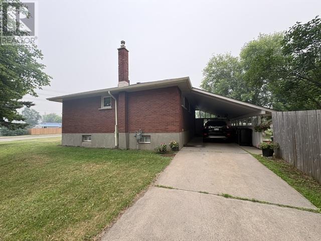 601 Edward ST S - 47