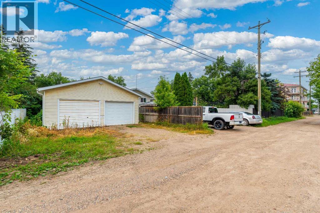 4821 48 Street - 30