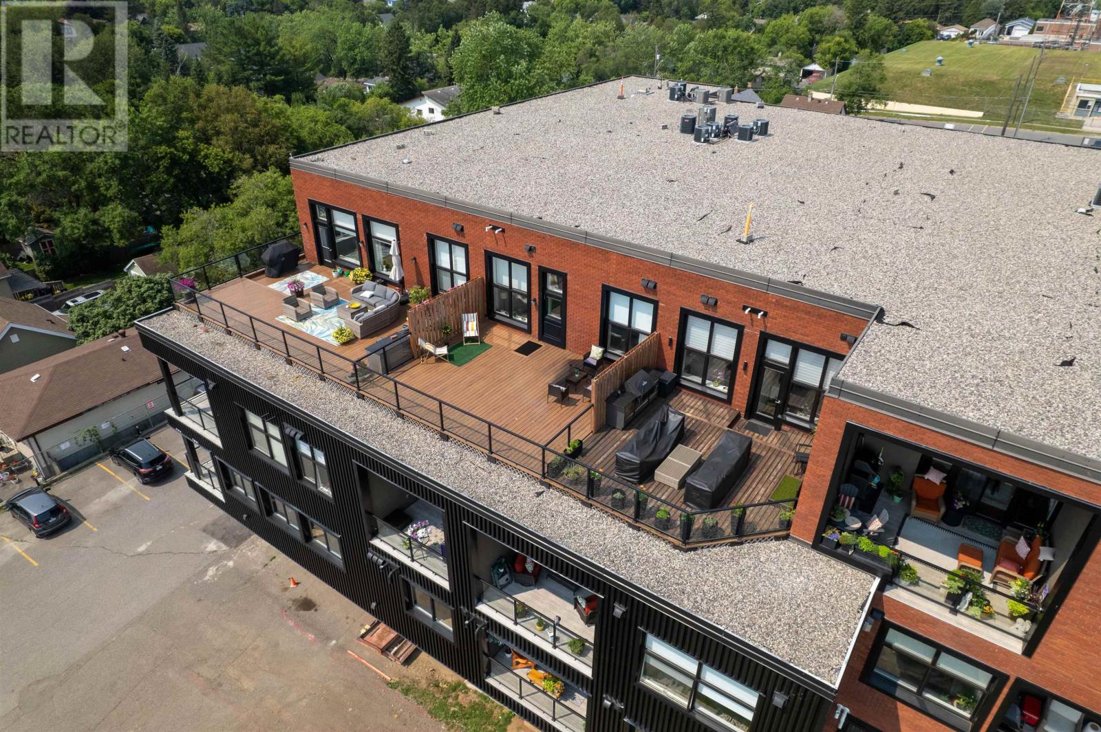 3414 96 High ST N - 1