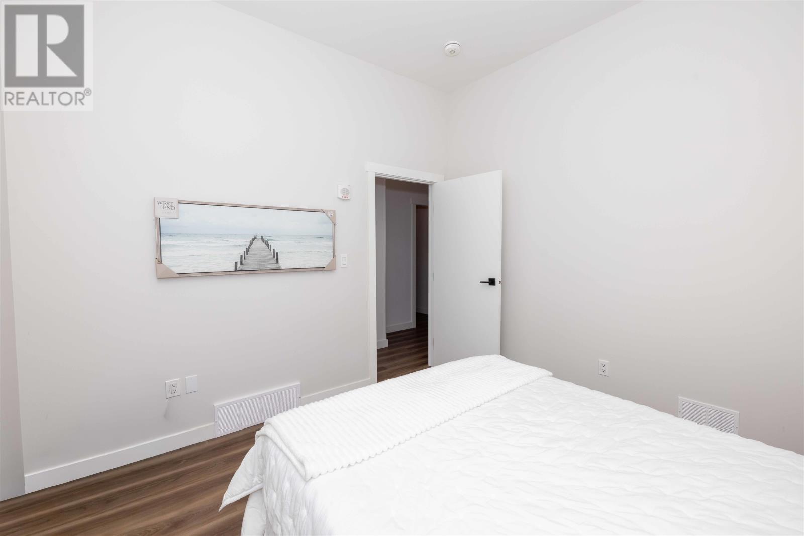 3414 96 High ST N - 23