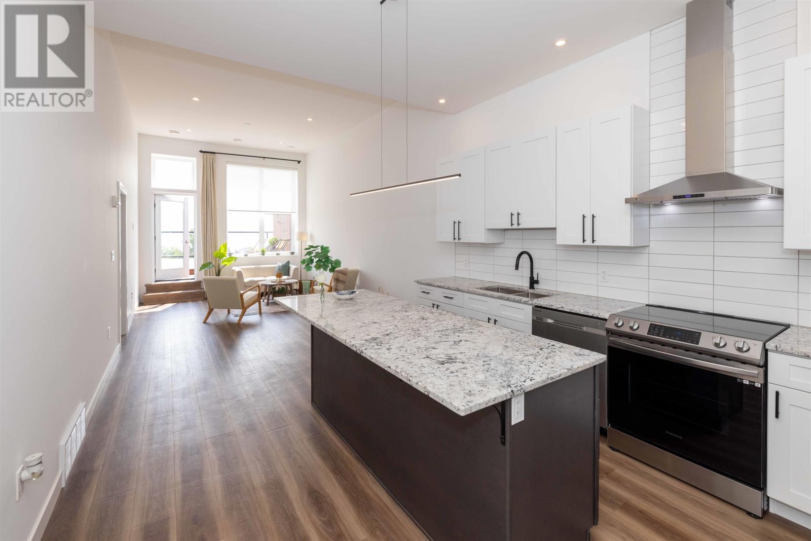 3414 96 High ST N - 8