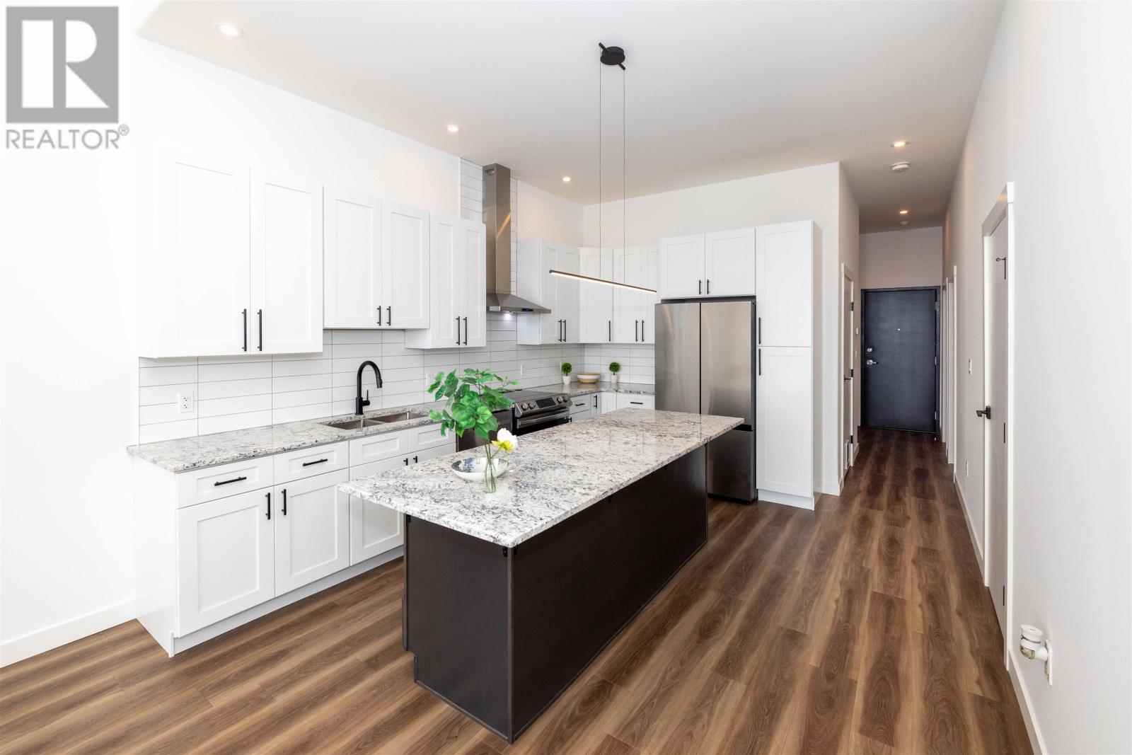 3414 96 High ST N - 9