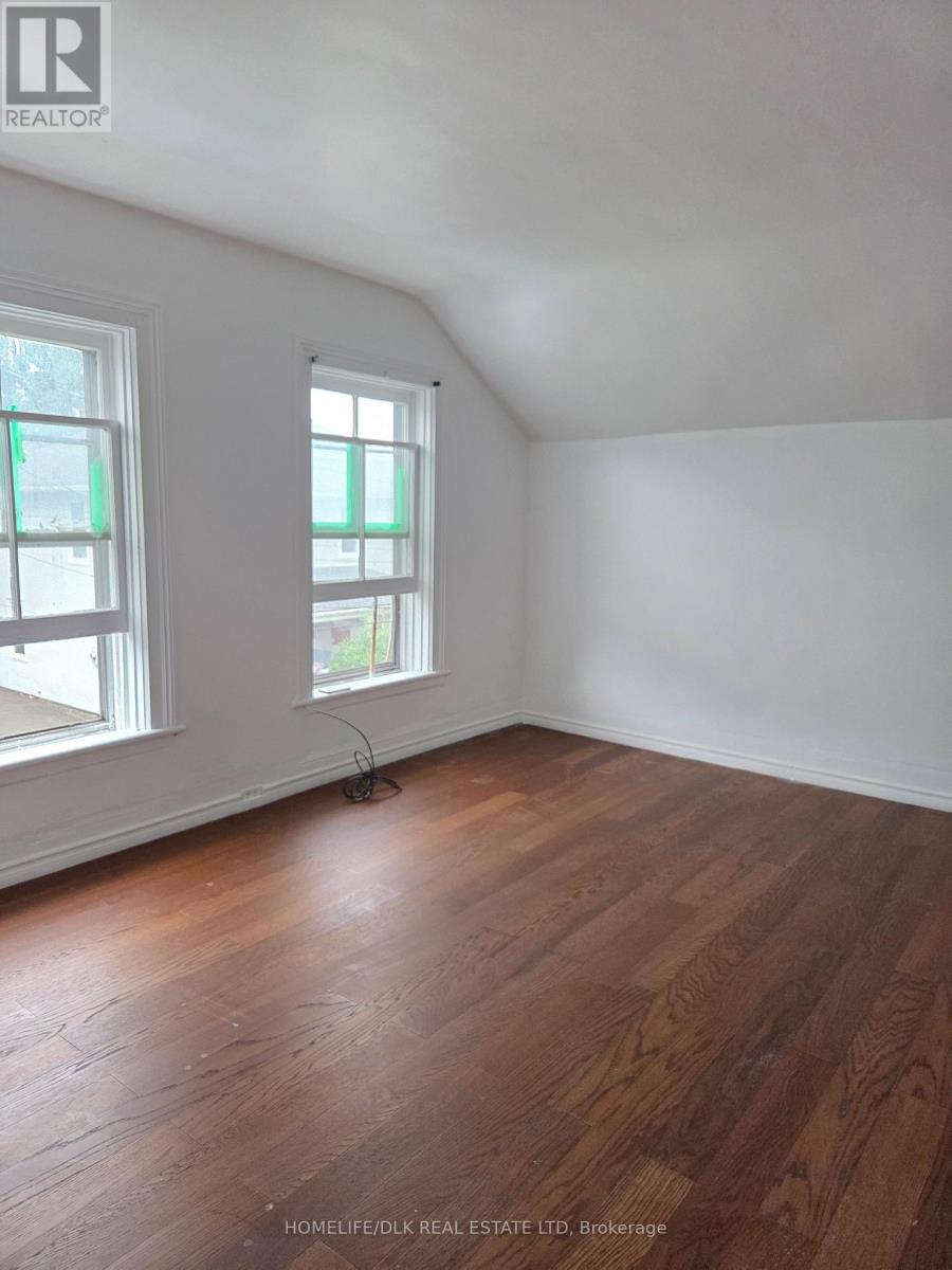 UNIT 2 - 105 BETHUNE STREET