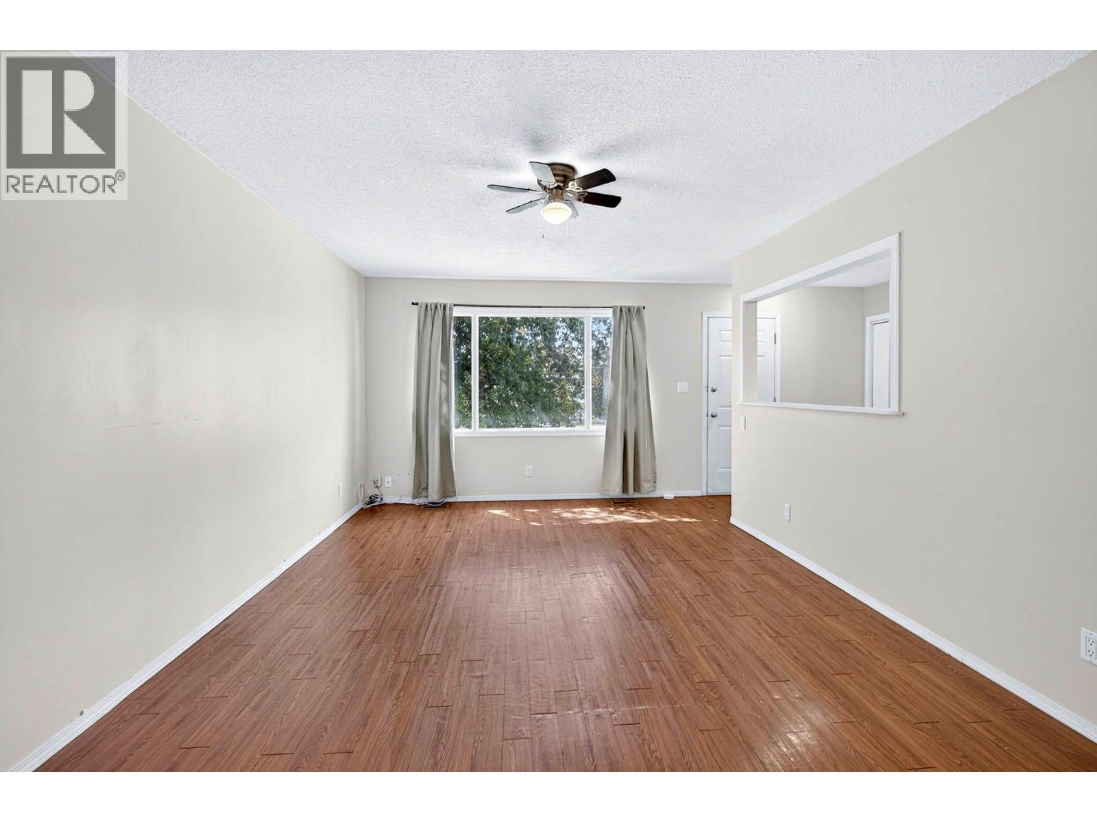 658 COURTENAY Crescent - 3