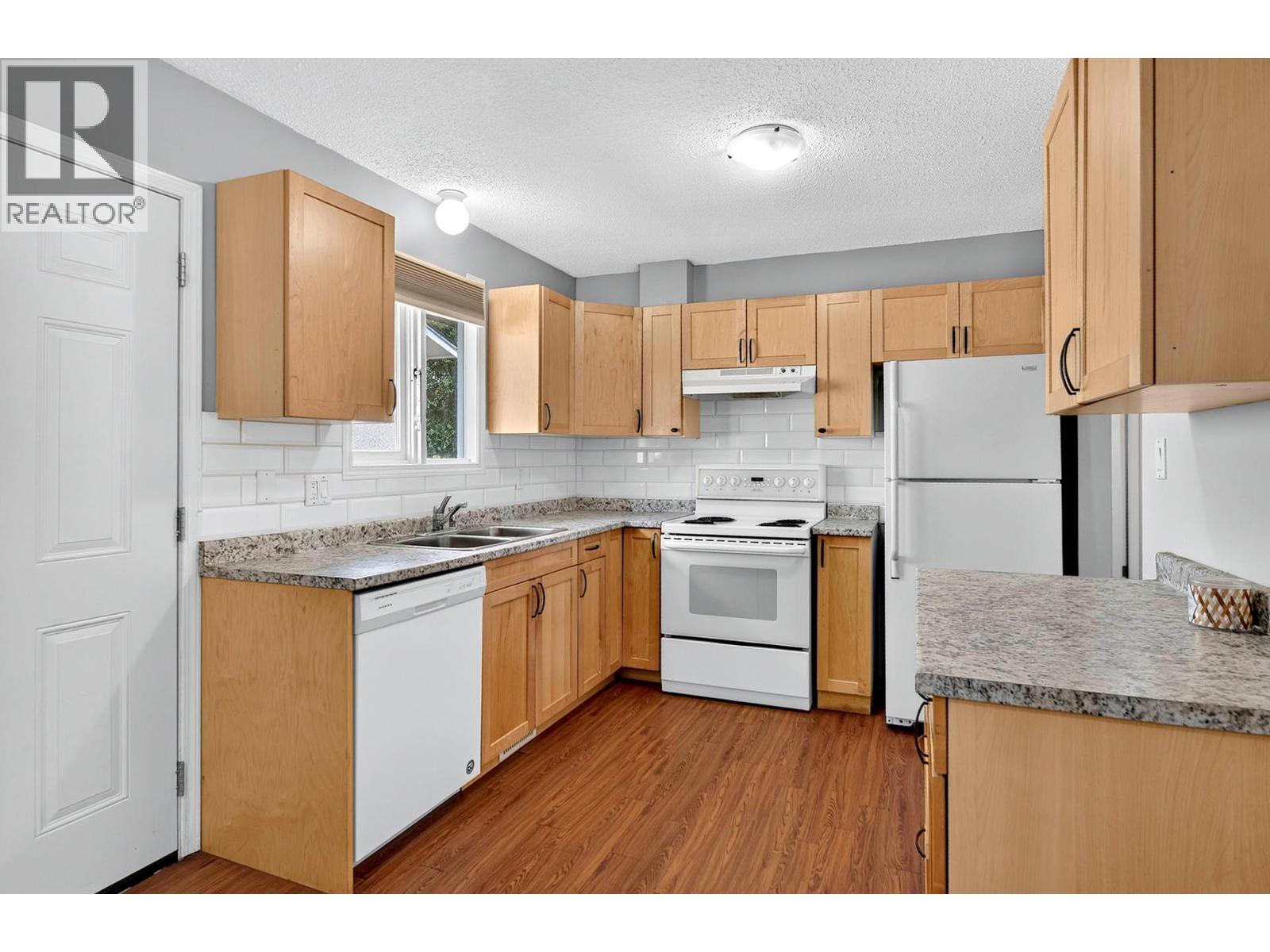 658 COURTENAY Crescent - 7
