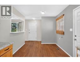 Primary Bedroom - 658 Courtenay Crescent, Kamloops, BC V2B1Z6 Photo 9