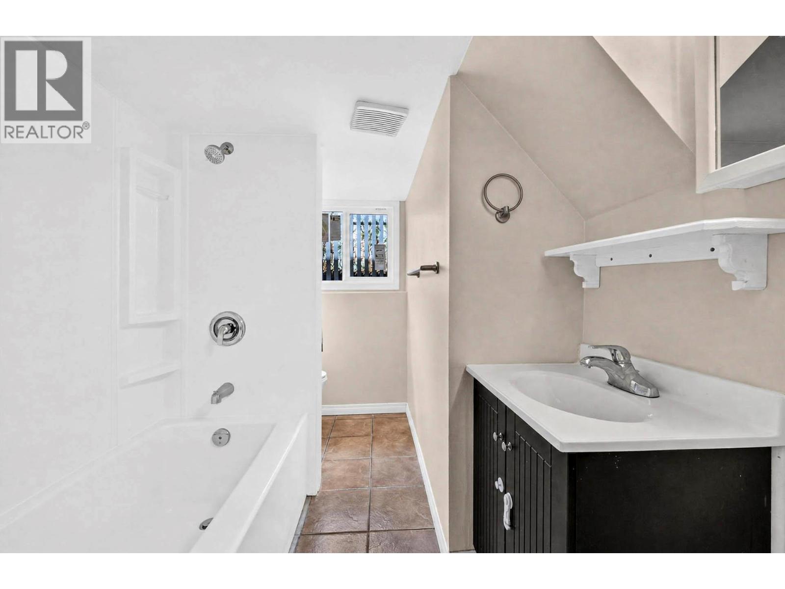 658 COURTENAY Crescent - 27
