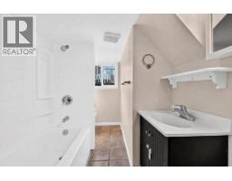 658 Courtenay Crescent, Kamloops, BC V2B1Z6 Photo 27