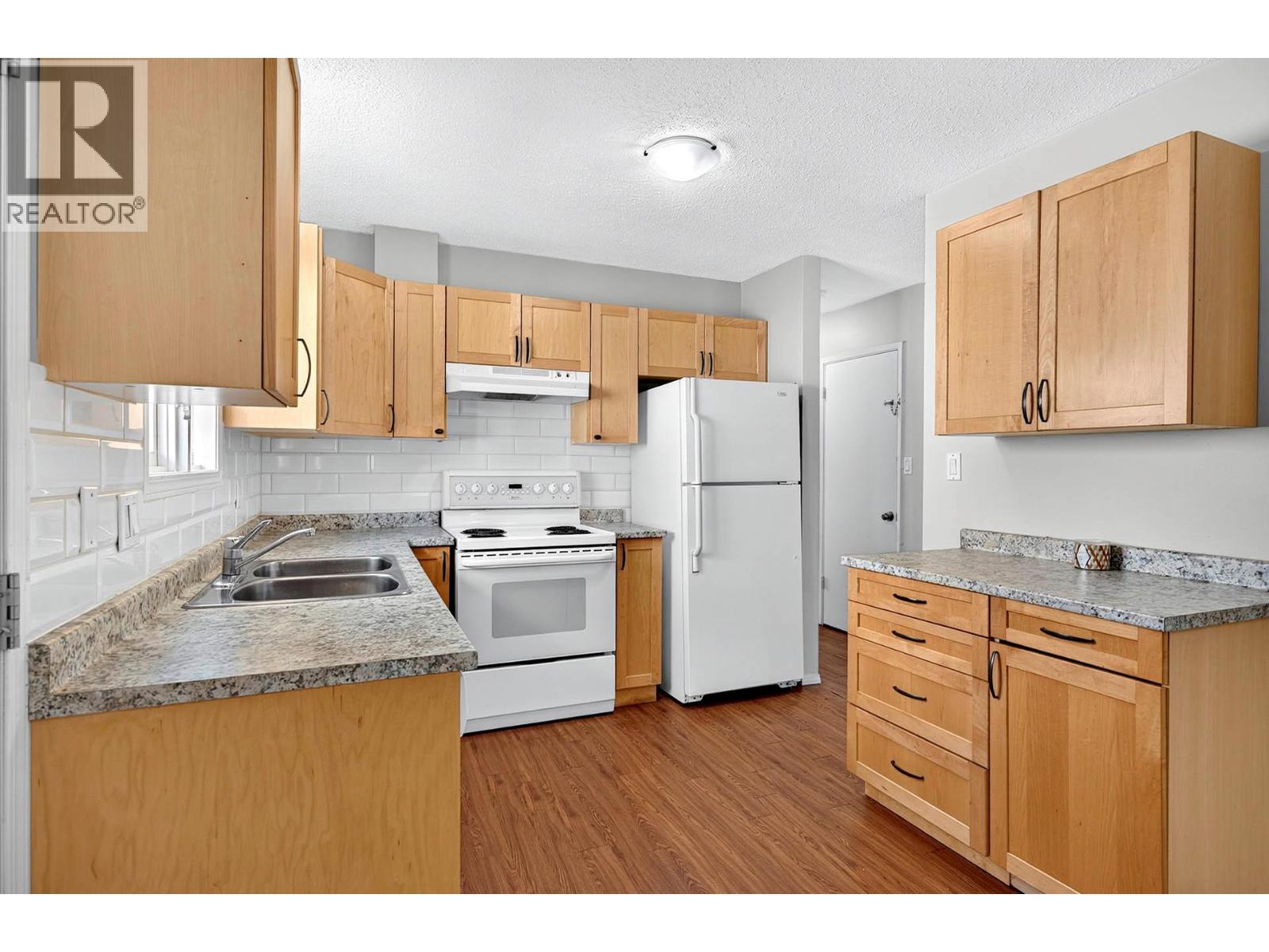 658 COURTENAY Crescent - 8