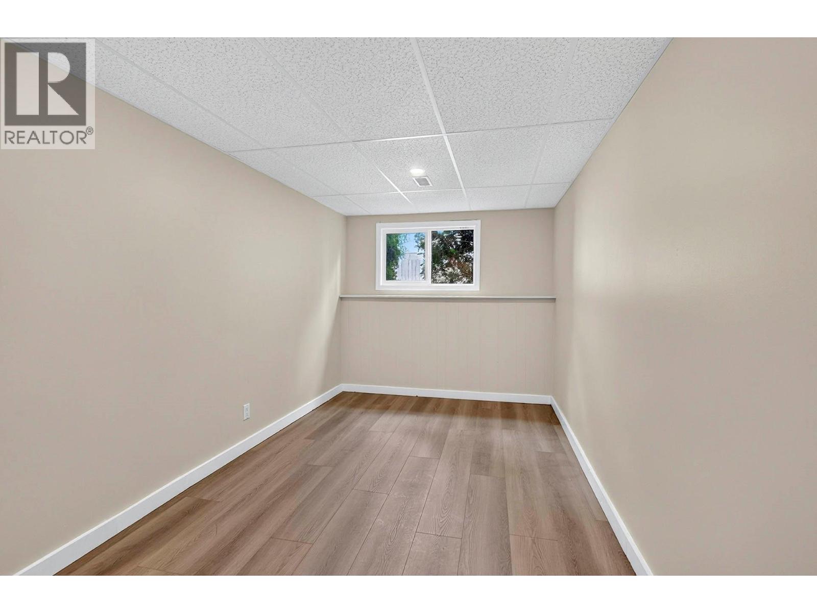 658 COURTENAY Crescent - 26