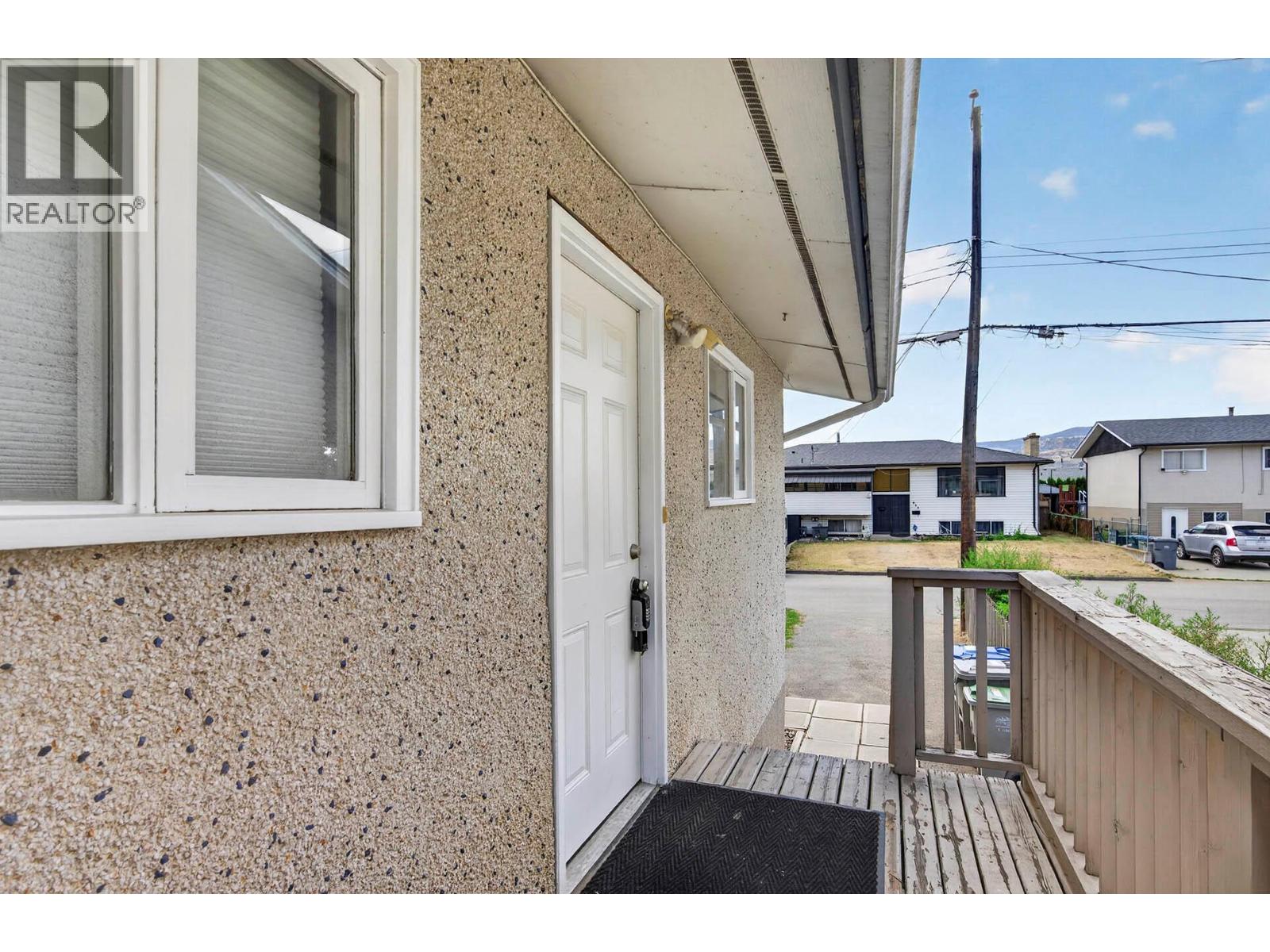 658 COURTENAY Crescent - Image 16