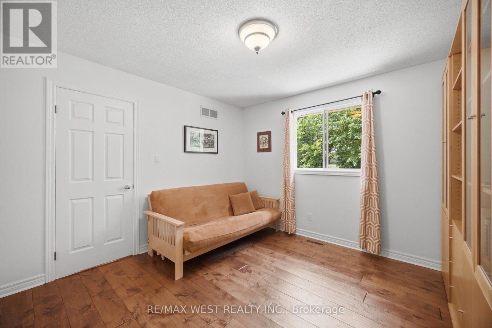 27 NORMA CRESCENT - 17