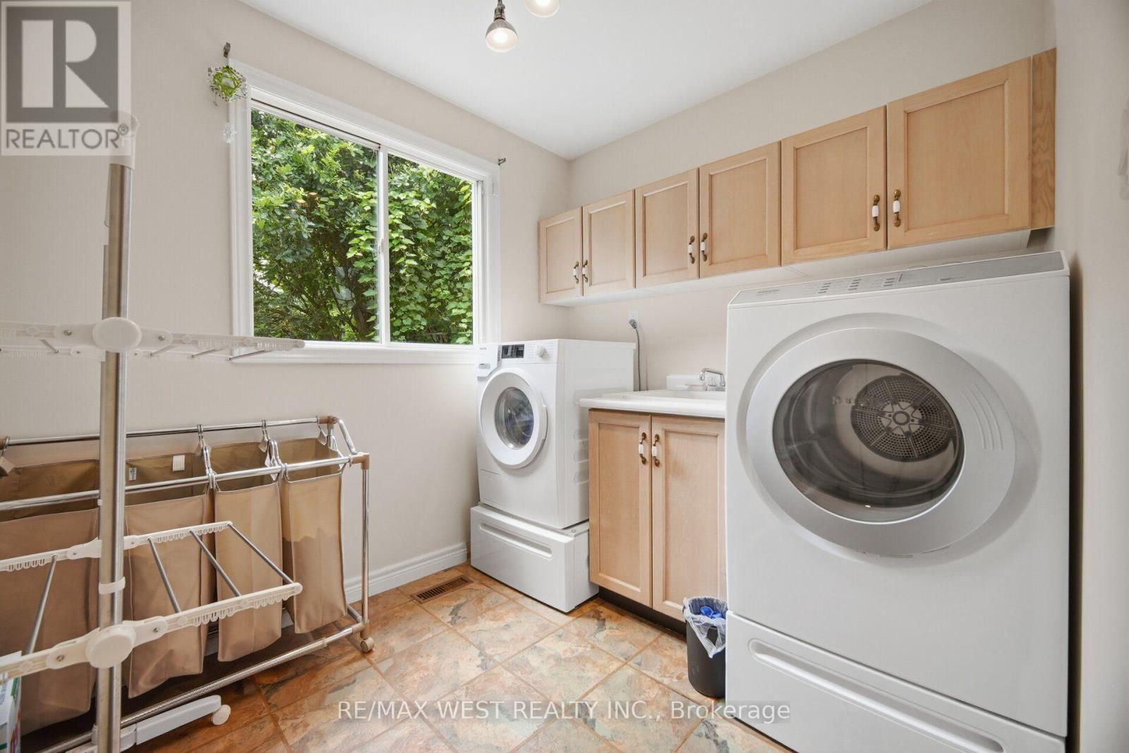 27 NORMA CRESCENT - 8