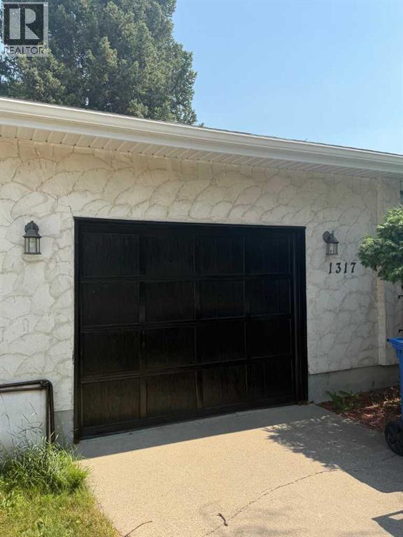 1317 Huron Place South
