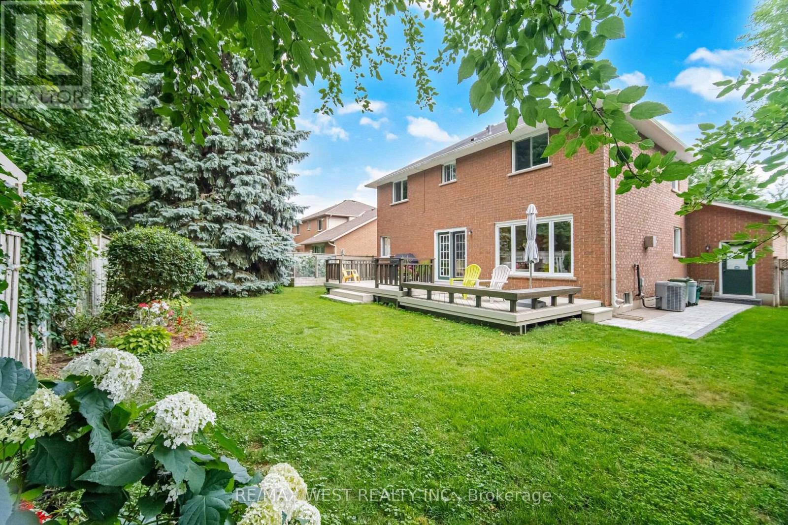 27 NORMA CRESCENT - 31
