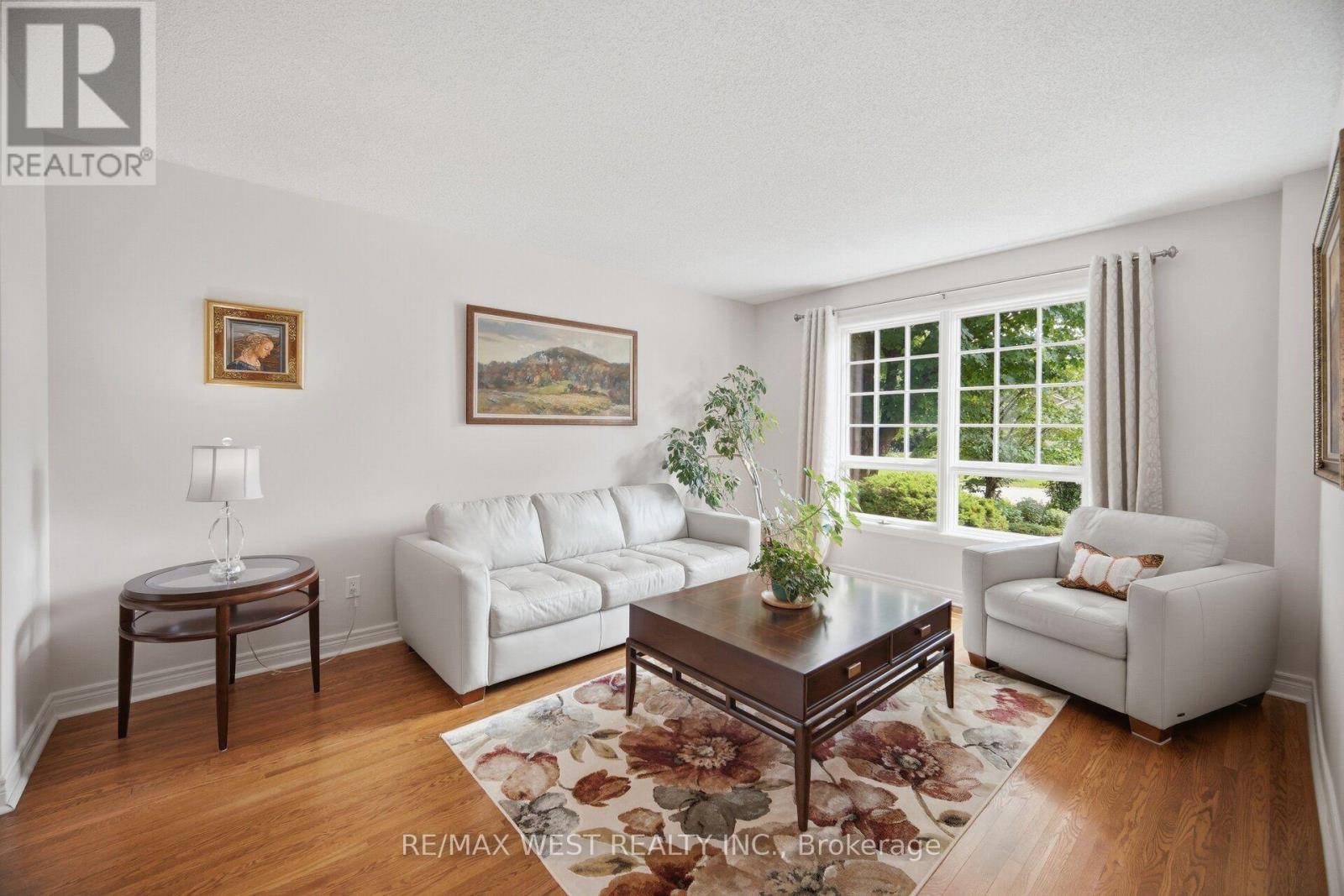 27 NORMA CRESCENT - 40