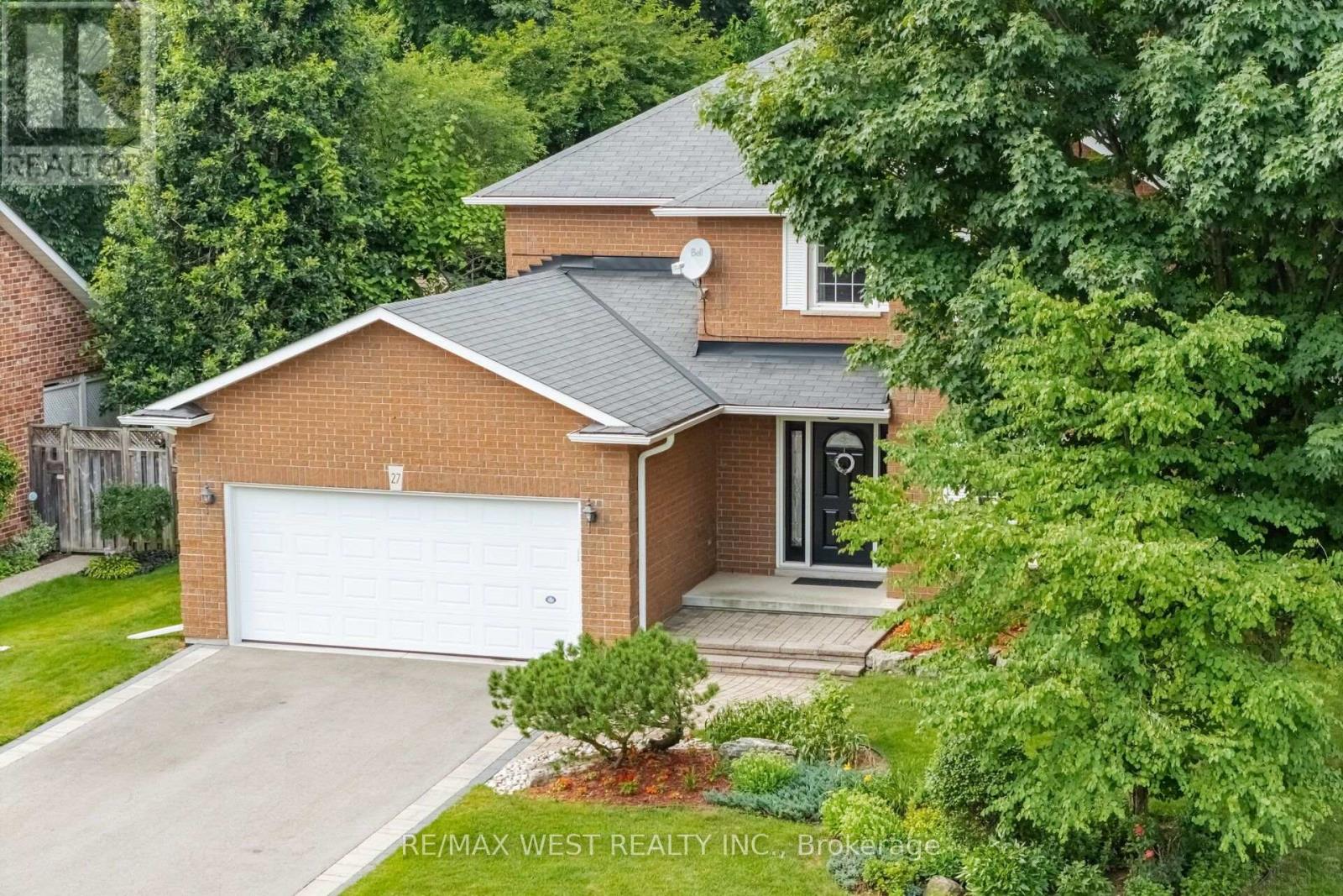27 NORMA CRESCENT - 33