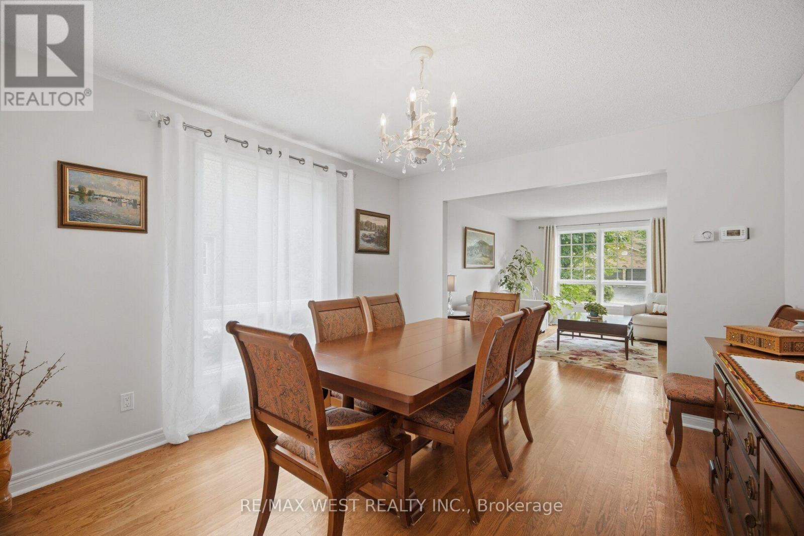27 NORMA CRESCENT - 43