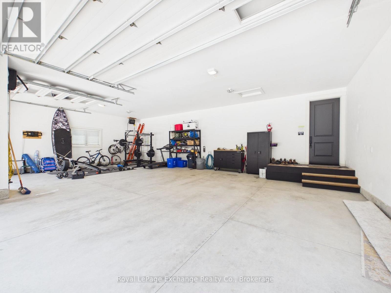 13 ROBBIE LANE - Image 22