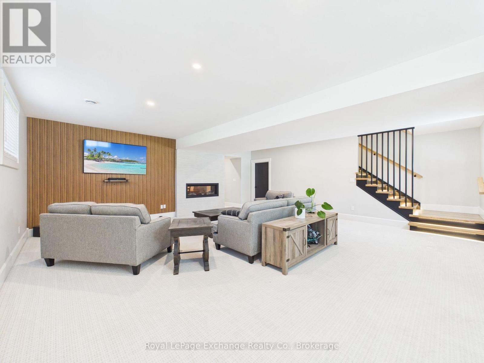 13 ROBBIE LANE - Image 25