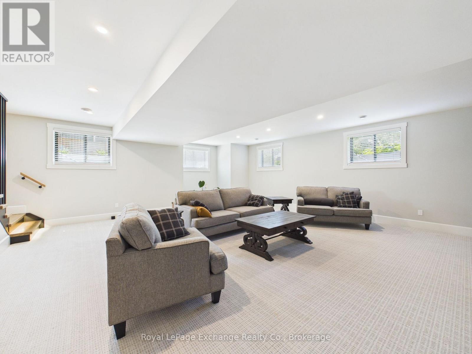 13 ROBBIE LANE - Image 26
