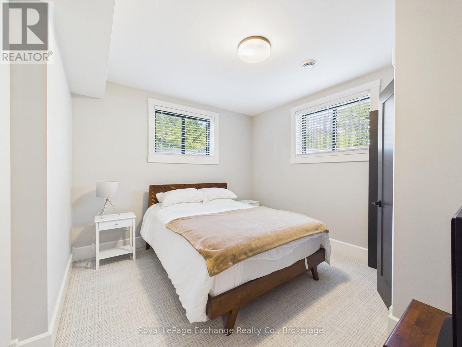 13 ROBBIE LANE - Image 32