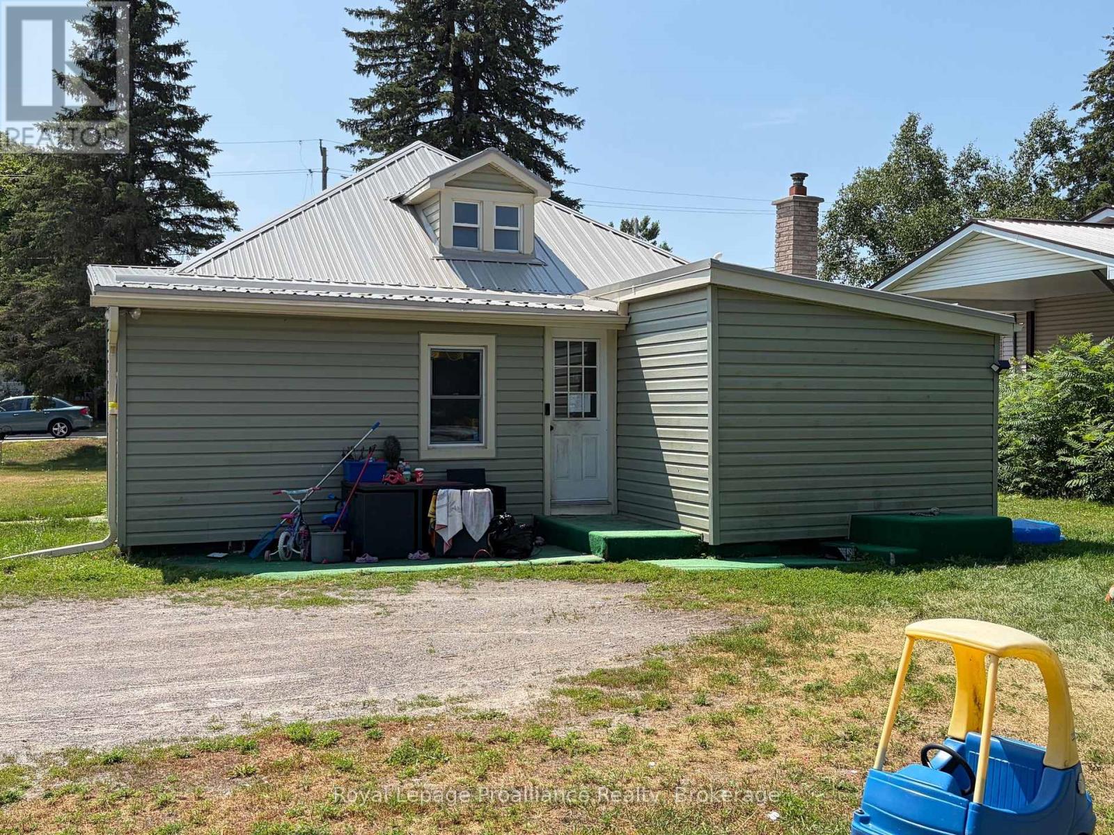 16 HUFFMAN ROAD - 3