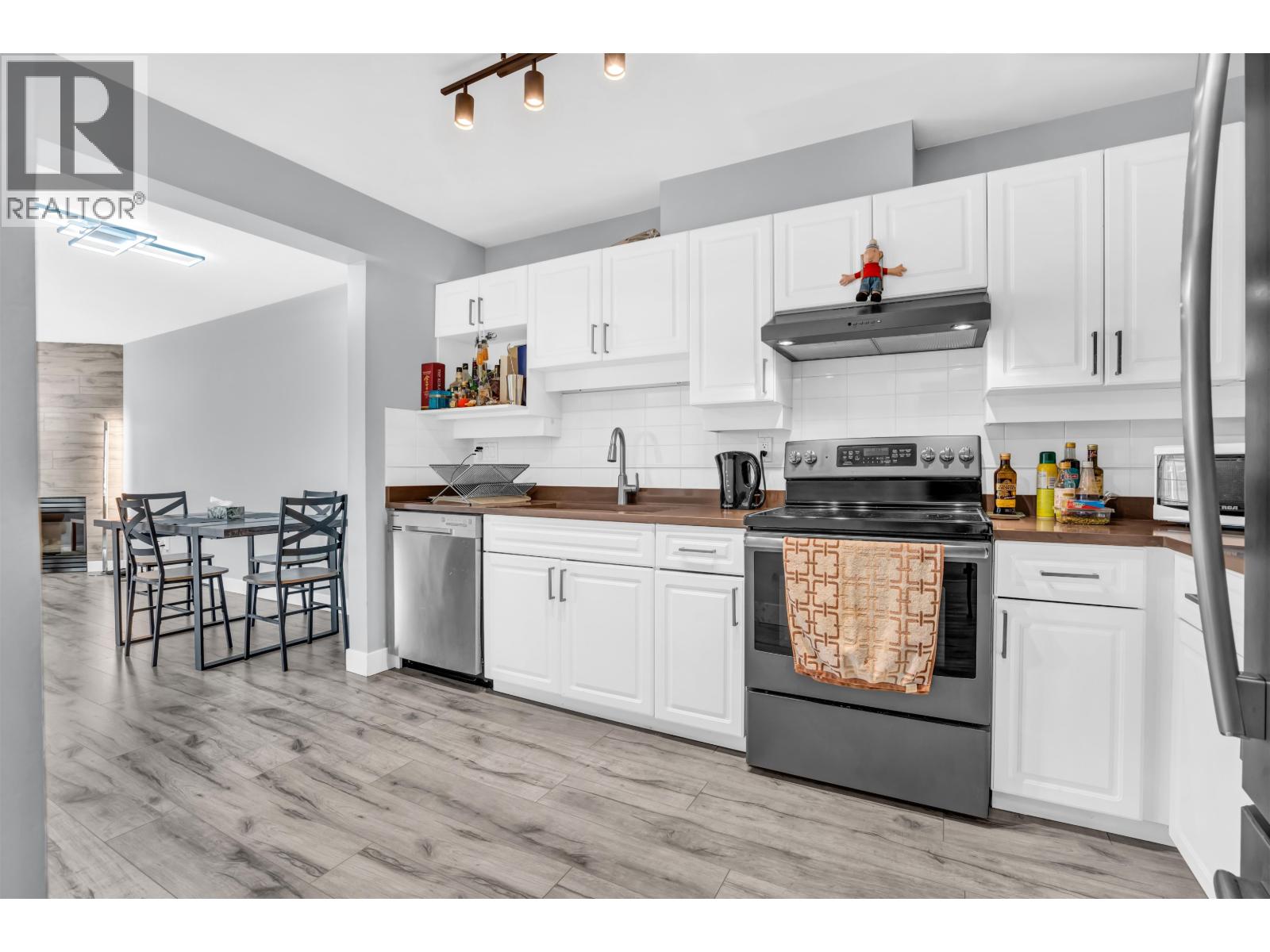 301 1655 GRANT AVENUE, Port Coquitlam