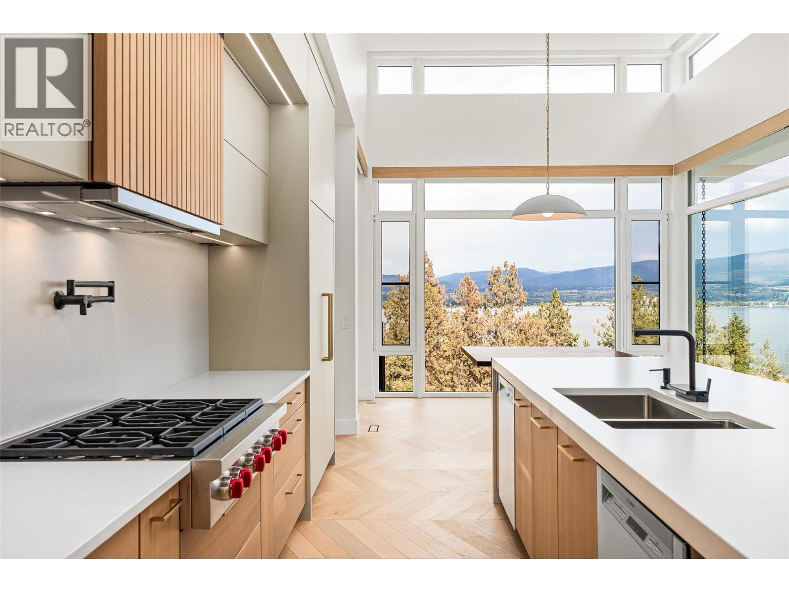  2843 Lakeridge Road, West Kelowna