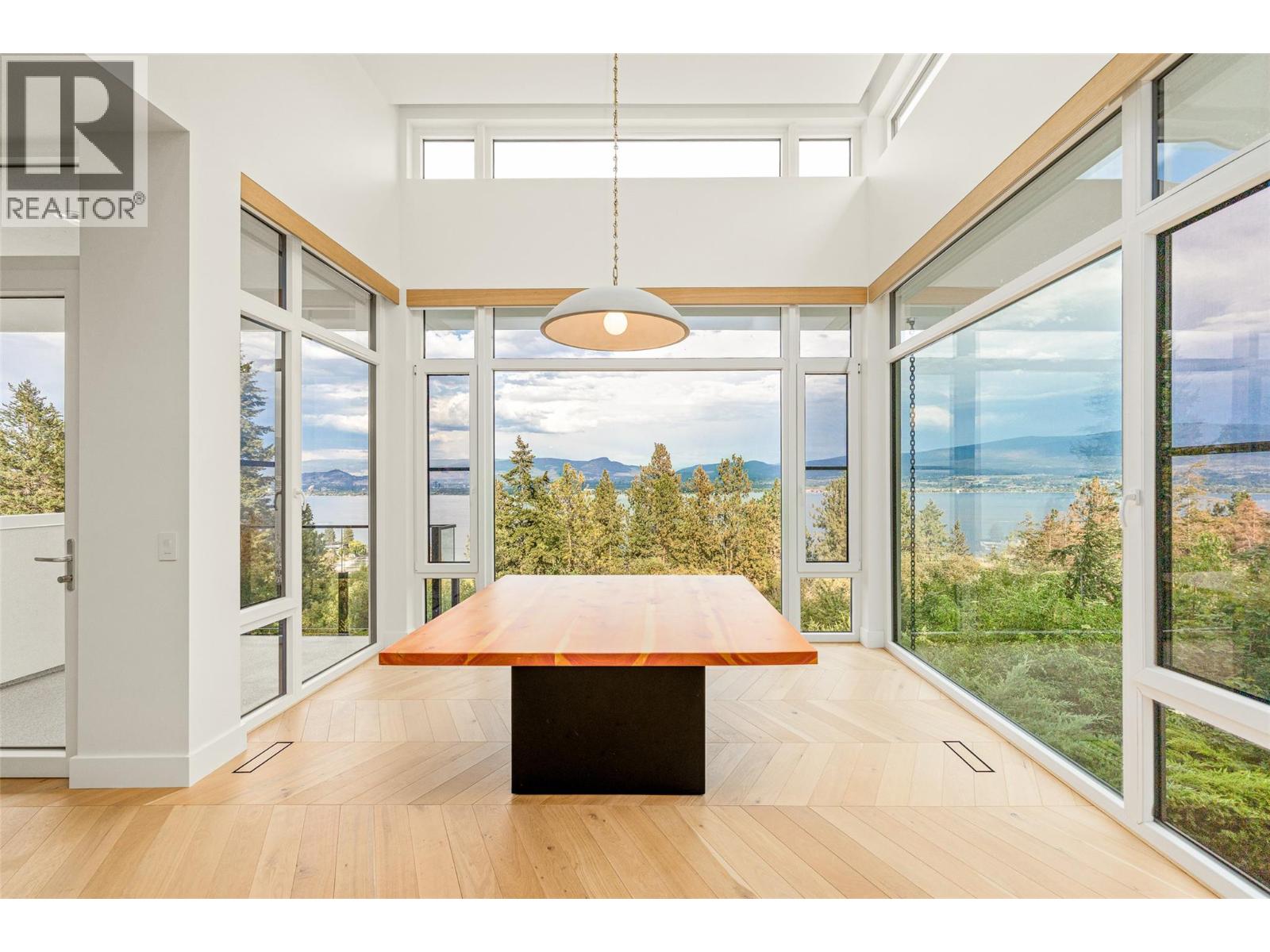  2843 Lakeridge Road, West Kelowna