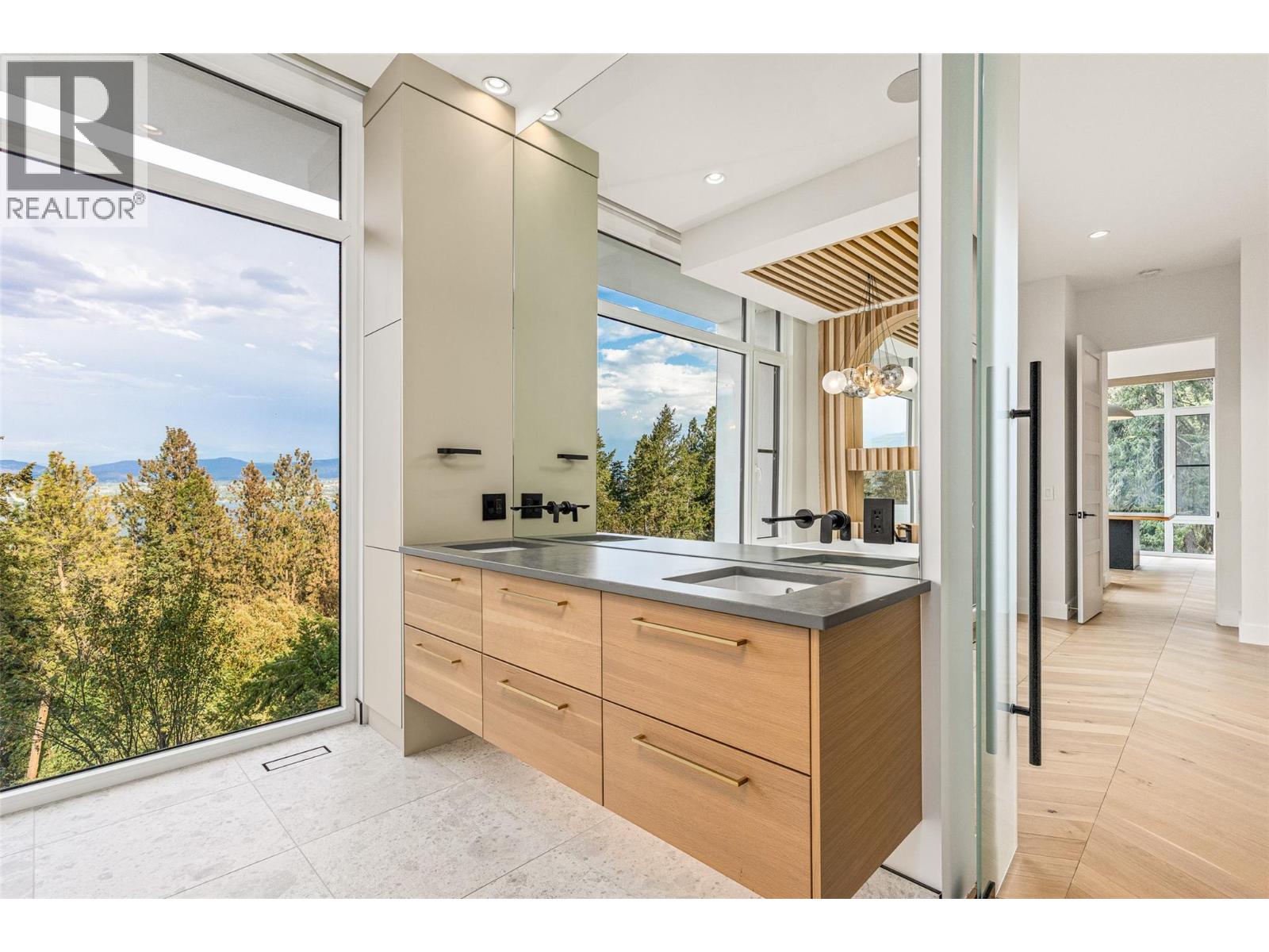  2843 Lakeridge Road, West Kelowna