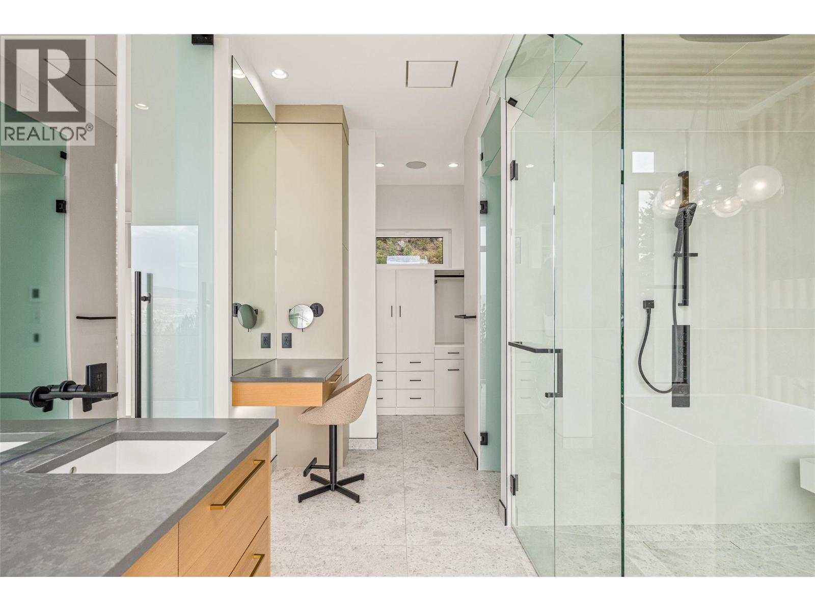  2843 Lakeridge Road, West Kelowna
