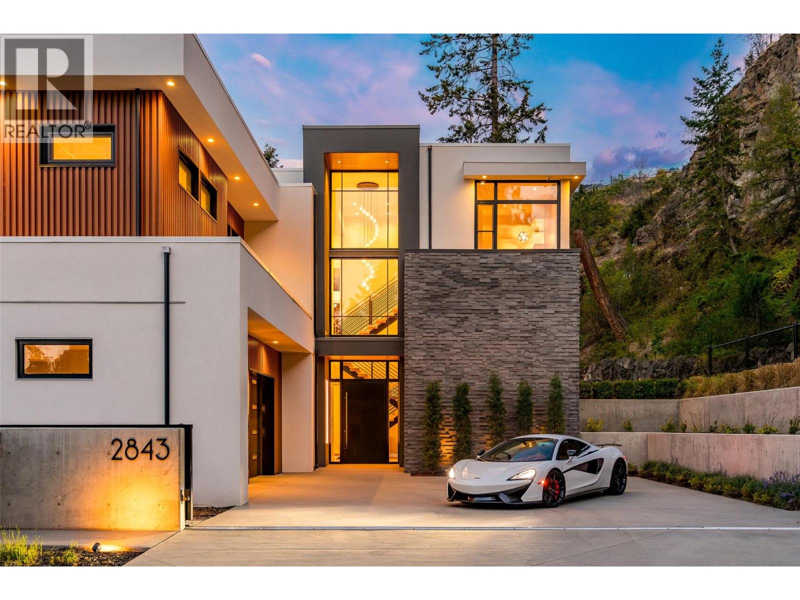  2843 Lakeridge Road, West Kelowna