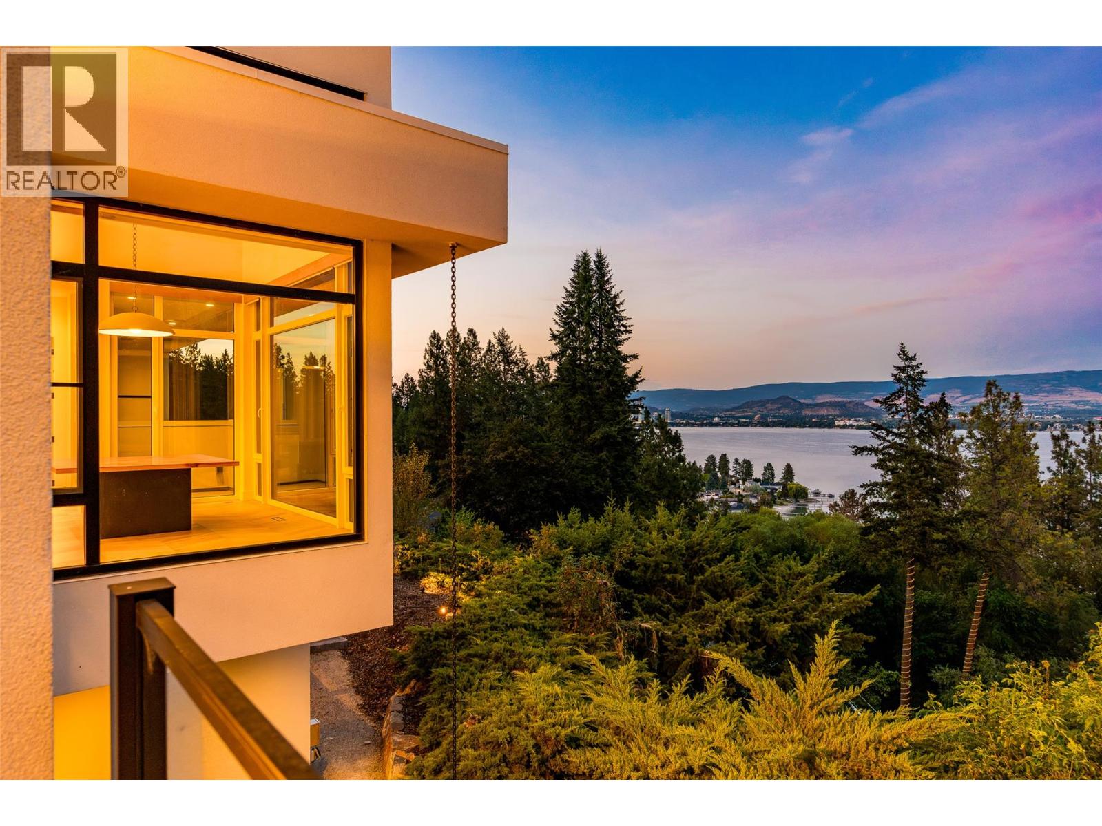  2843 Lakeridge Road, West Kelowna