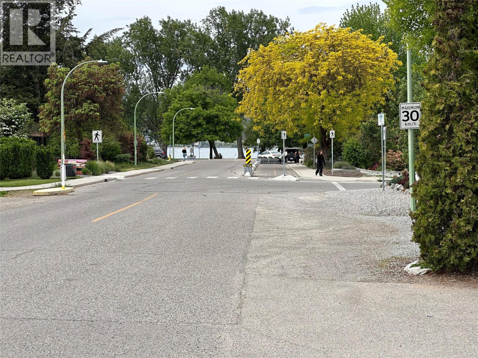 432 Wardlaw Avenue - 28