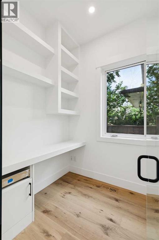 2607 5 Avenue NW - 18