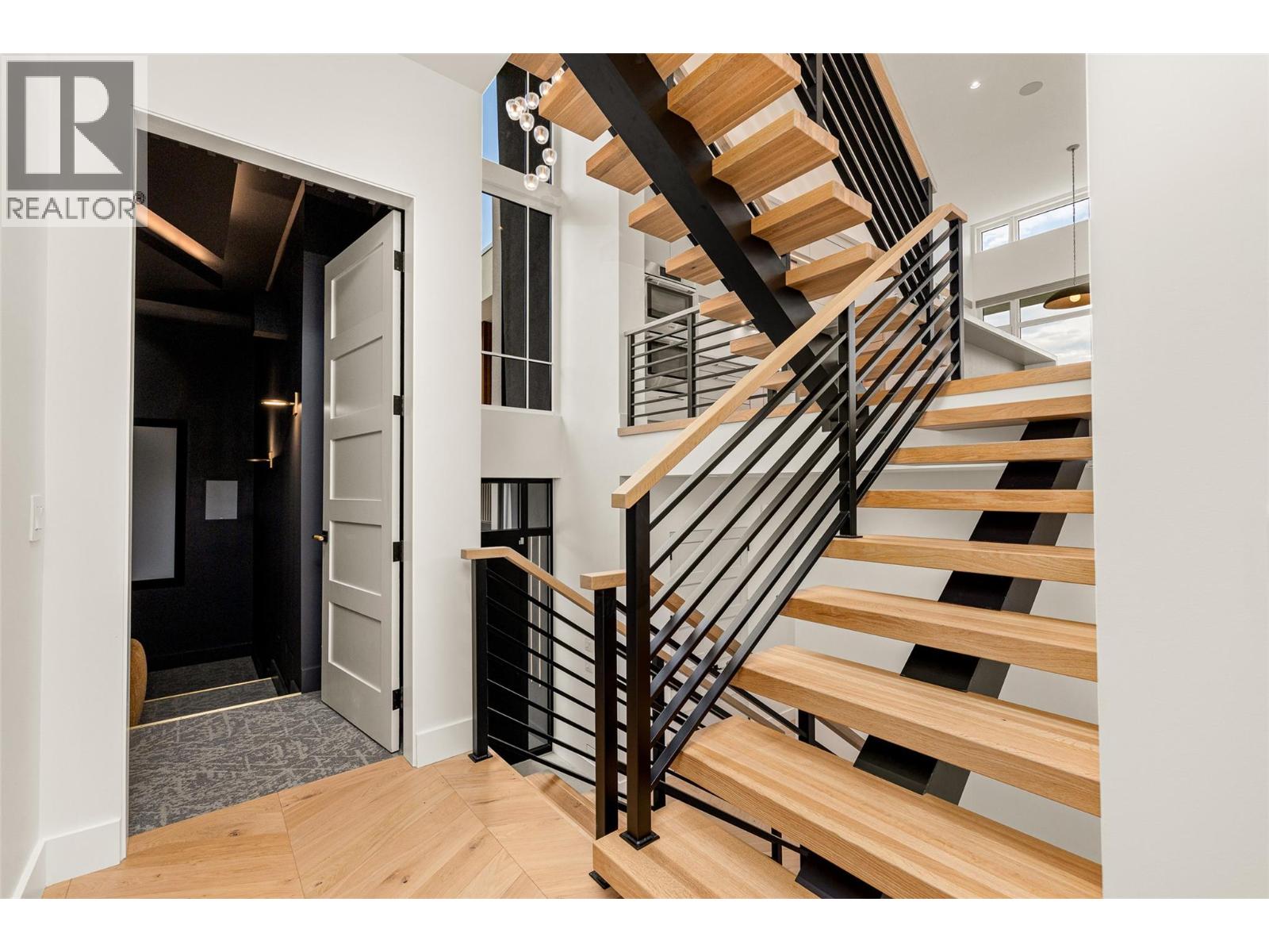  2843 Lakeridge Road, West Kelowna