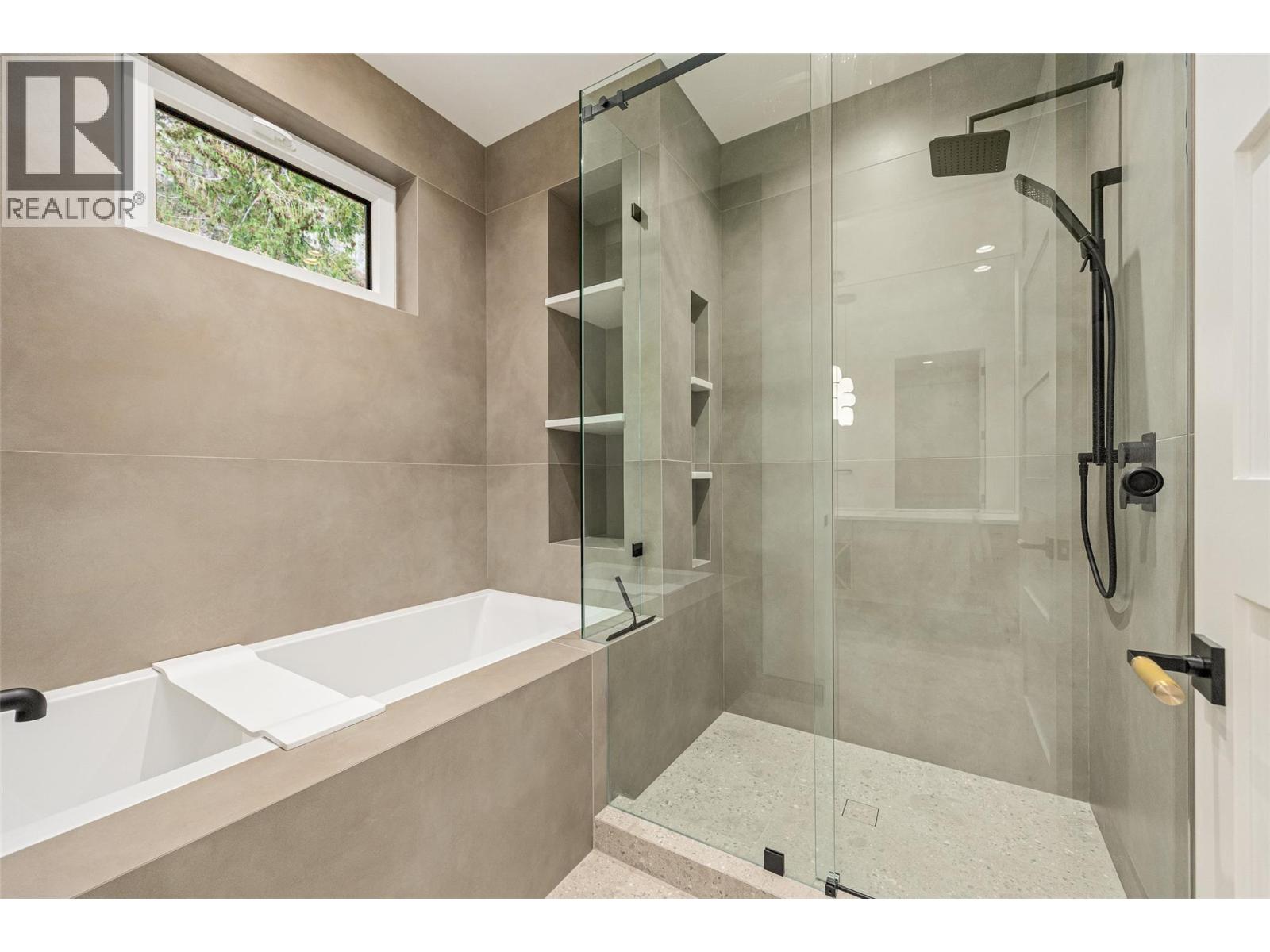  2843 Lakeridge Road, West Kelowna