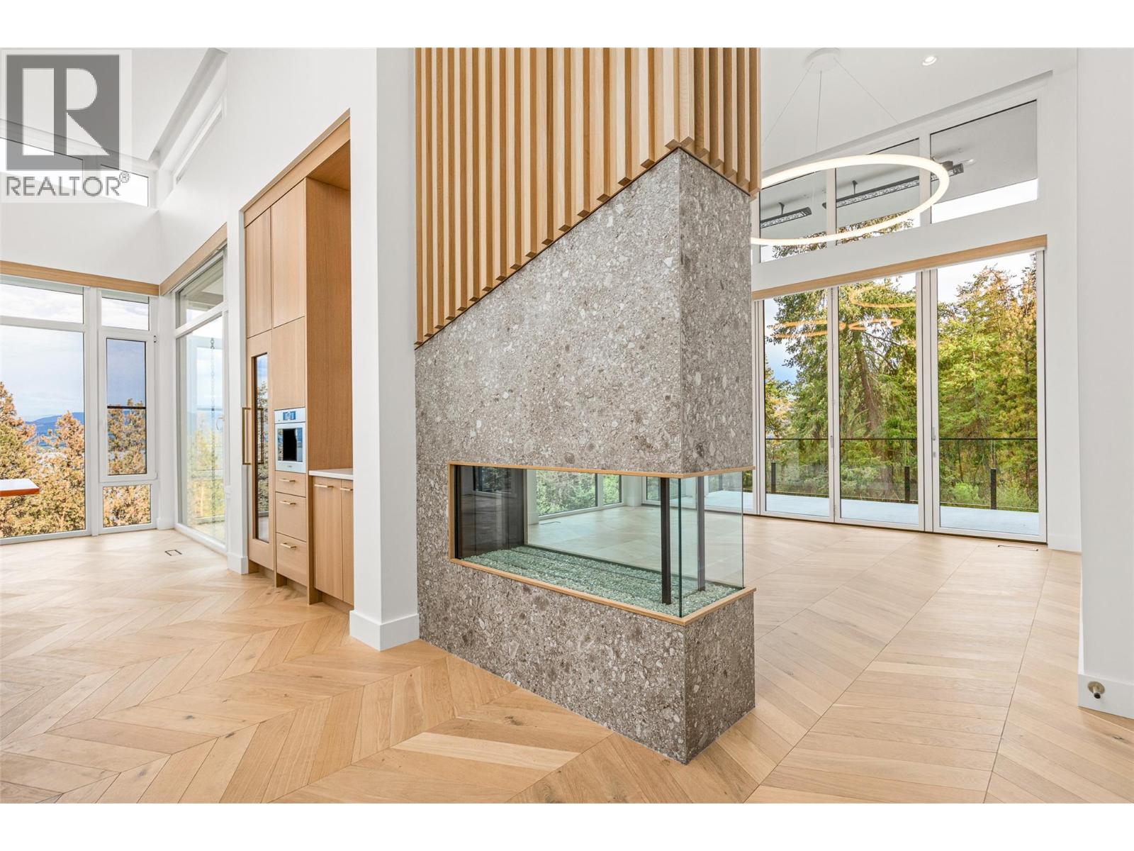  2843 Lakeridge Road, West Kelowna