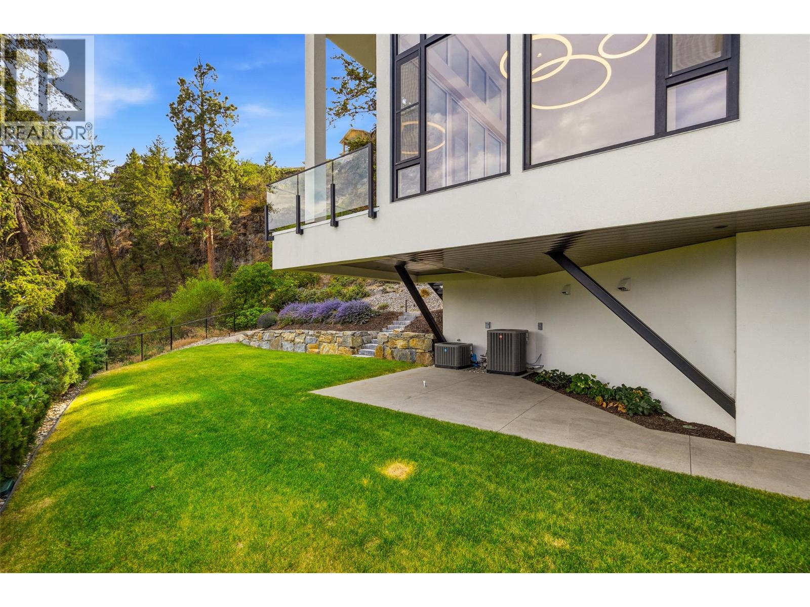  2843 Lakeridge Road, West Kelowna
