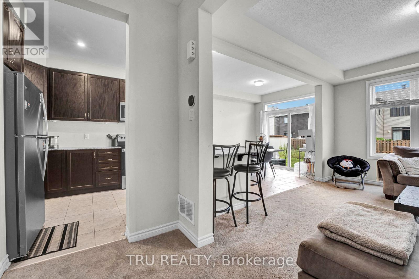 71 CASPIAN ROW - 12