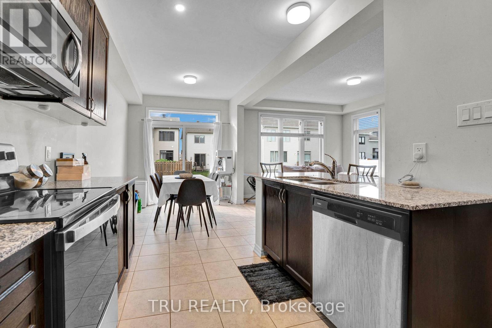 71 CASPIAN ROW - 16