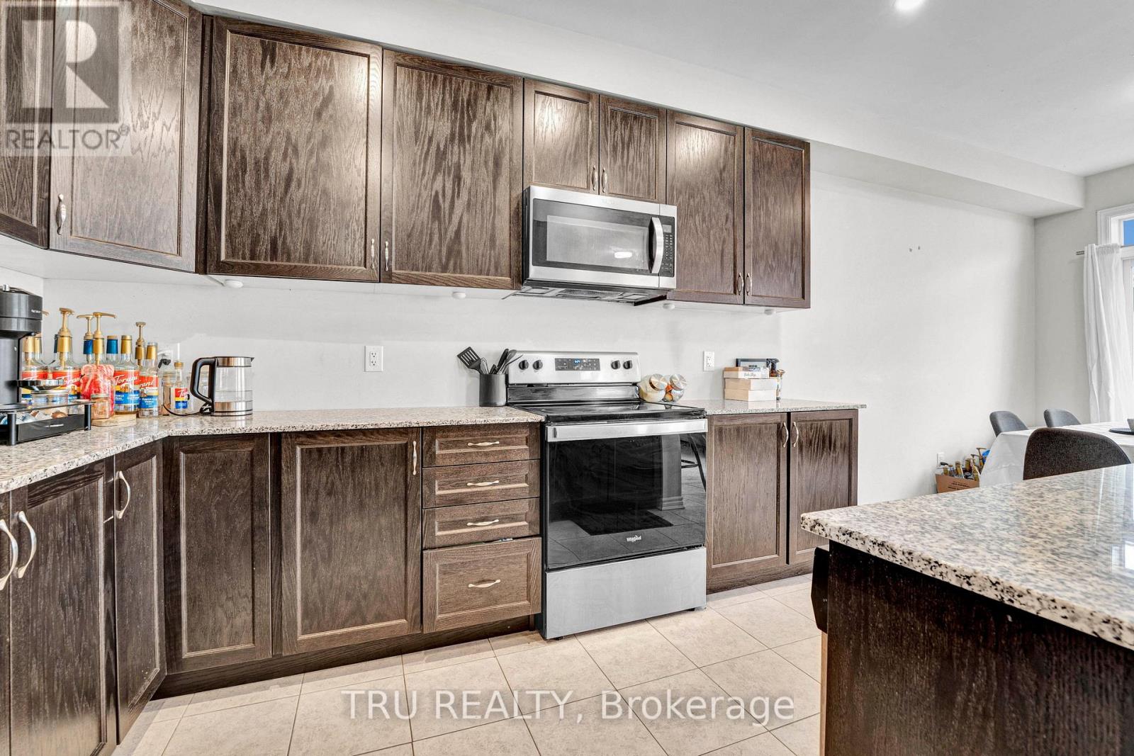 71 CASPIAN ROW - 17