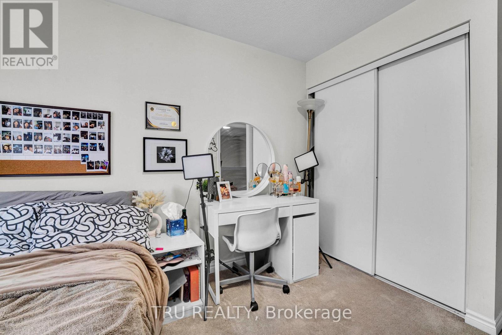 71 CASPIAN ROW - 20