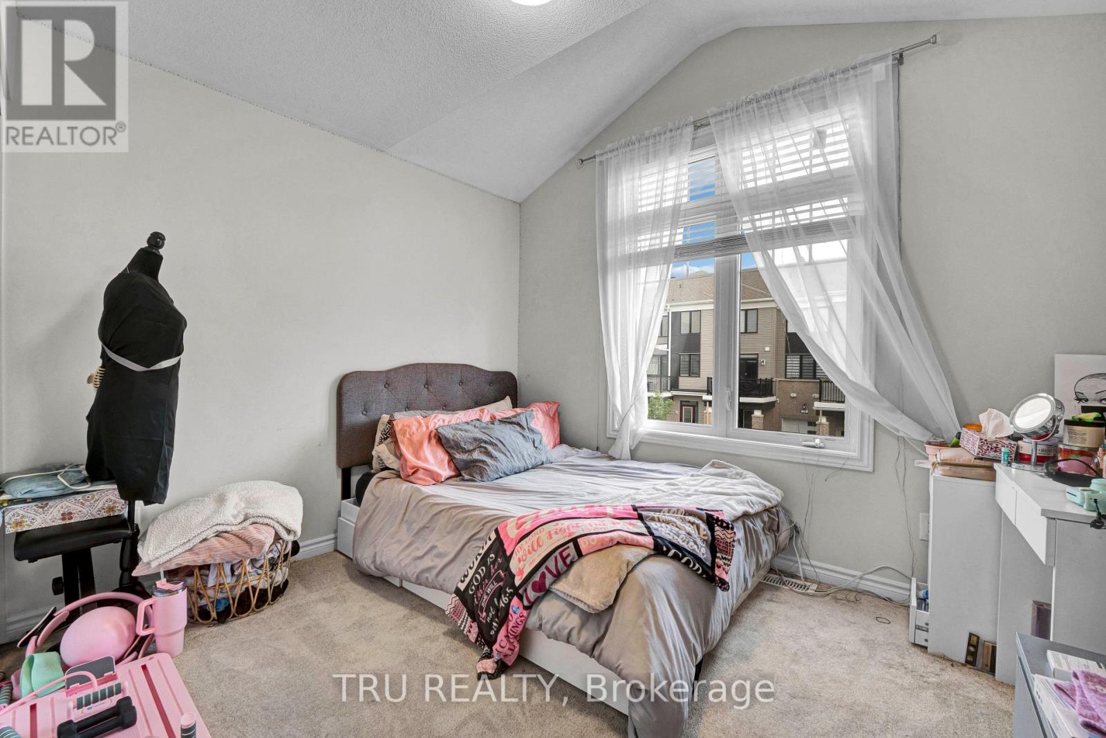71 CASPIAN ROW - 21