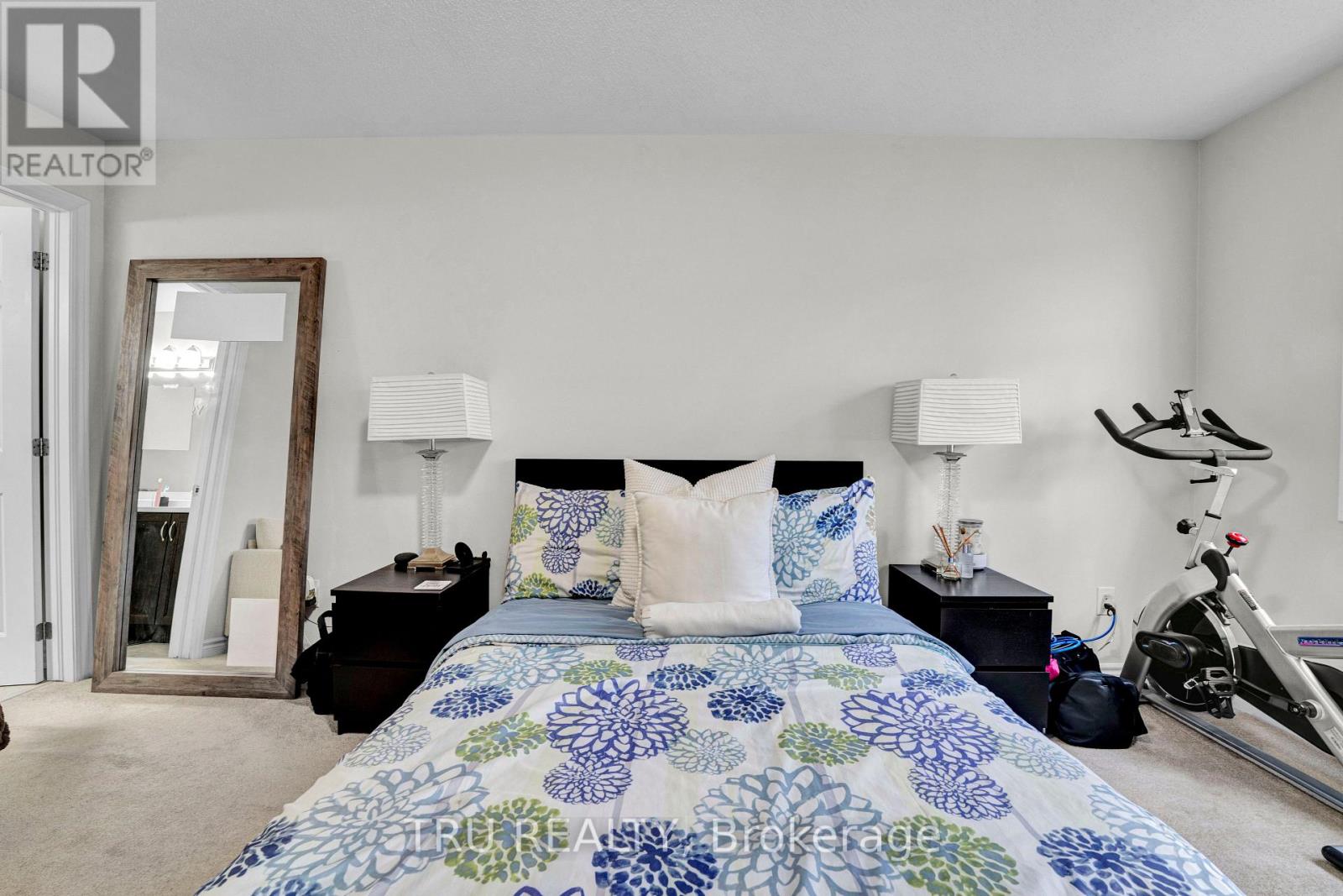 71 CASPIAN ROW - 26