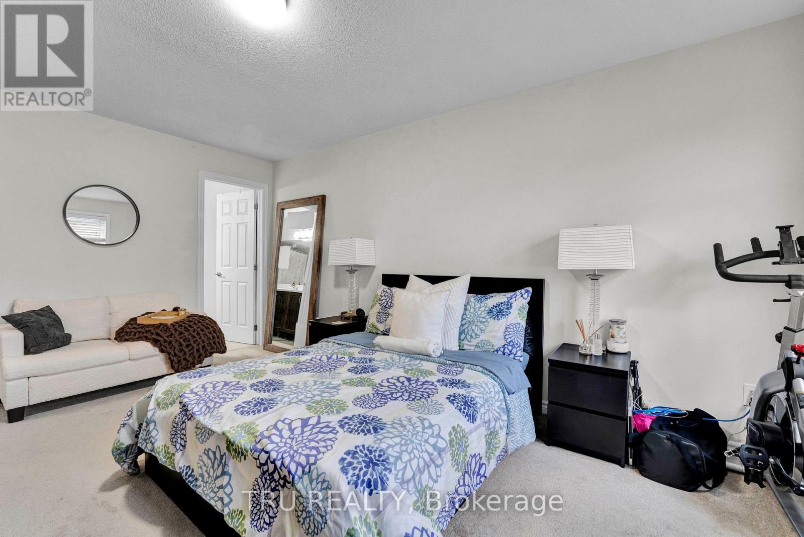 71 CASPIAN ROW - 27