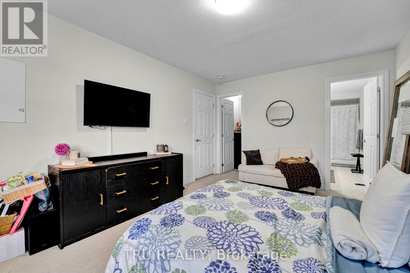 71 CASPIAN ROW - 28