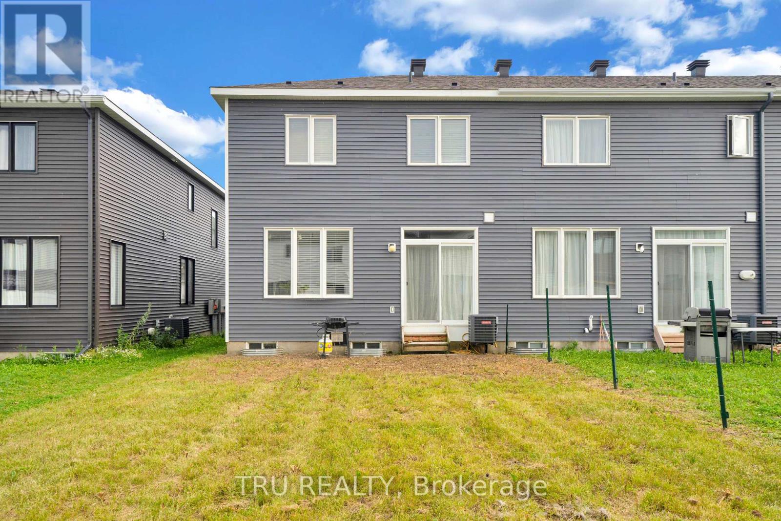 71 CASPIAN ROW - 33