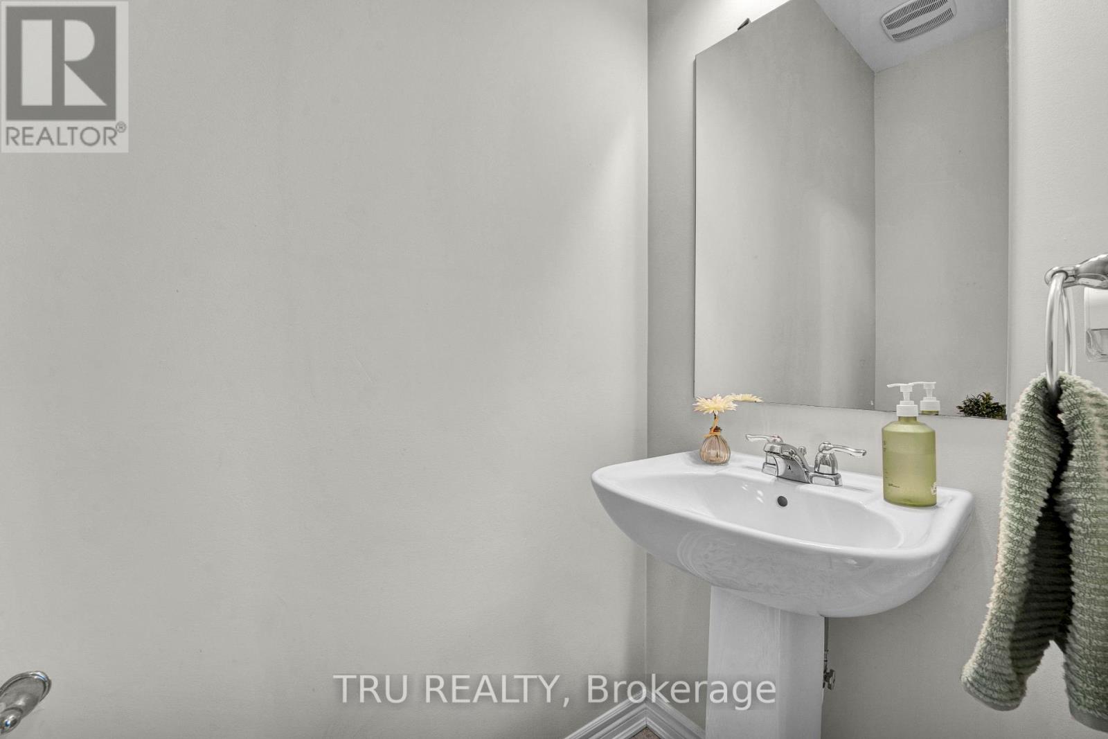 71 CASPIAN ROW - 4